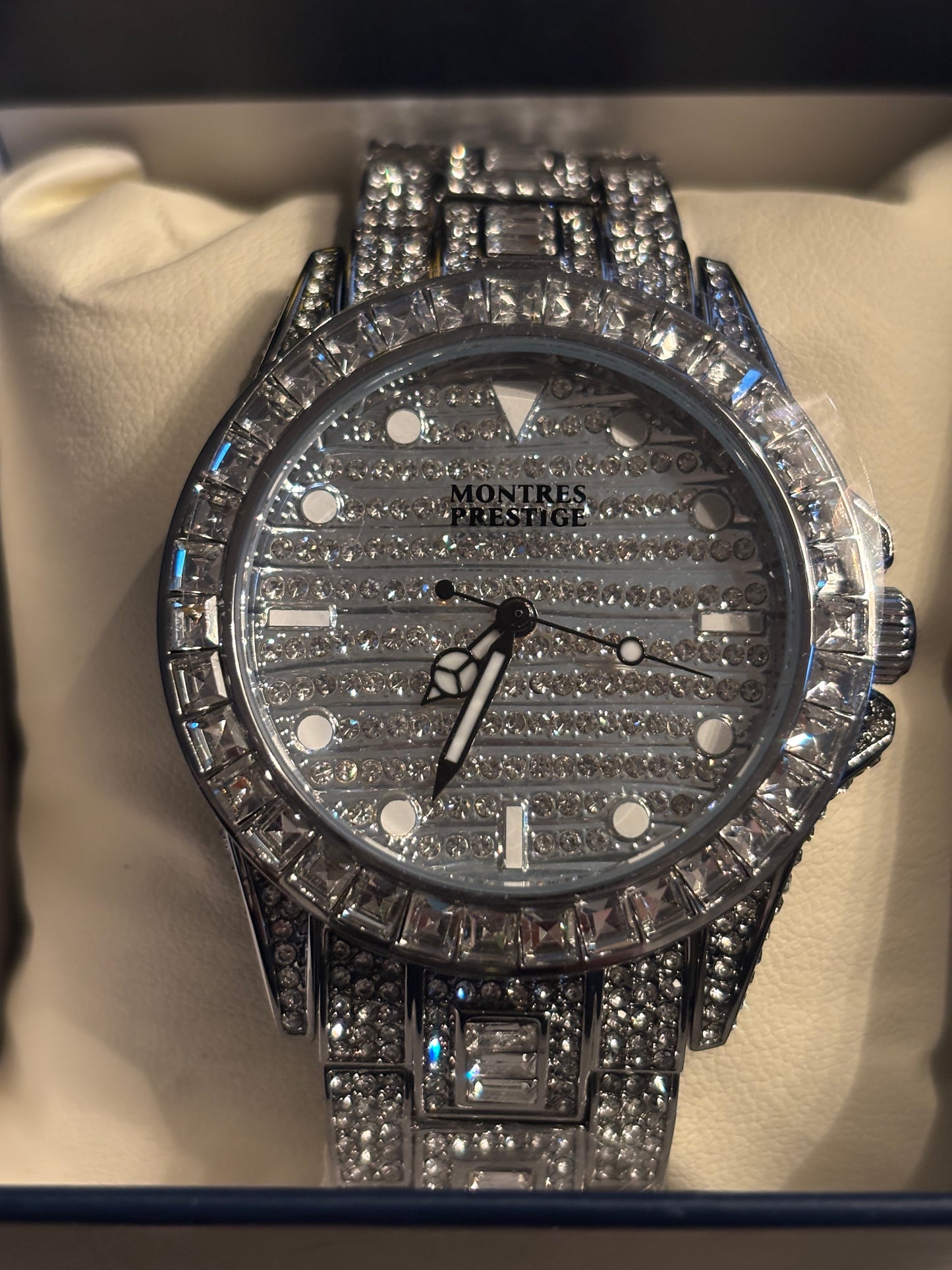 NEW - Invicta Montres Prestige Eclat Diamonds