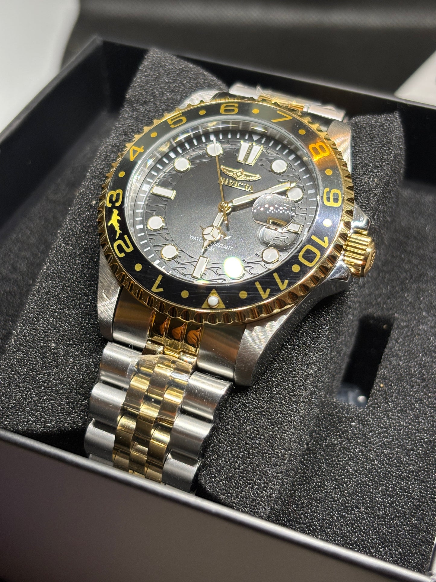 NEW - Invicta Hammerhead with Black Dial