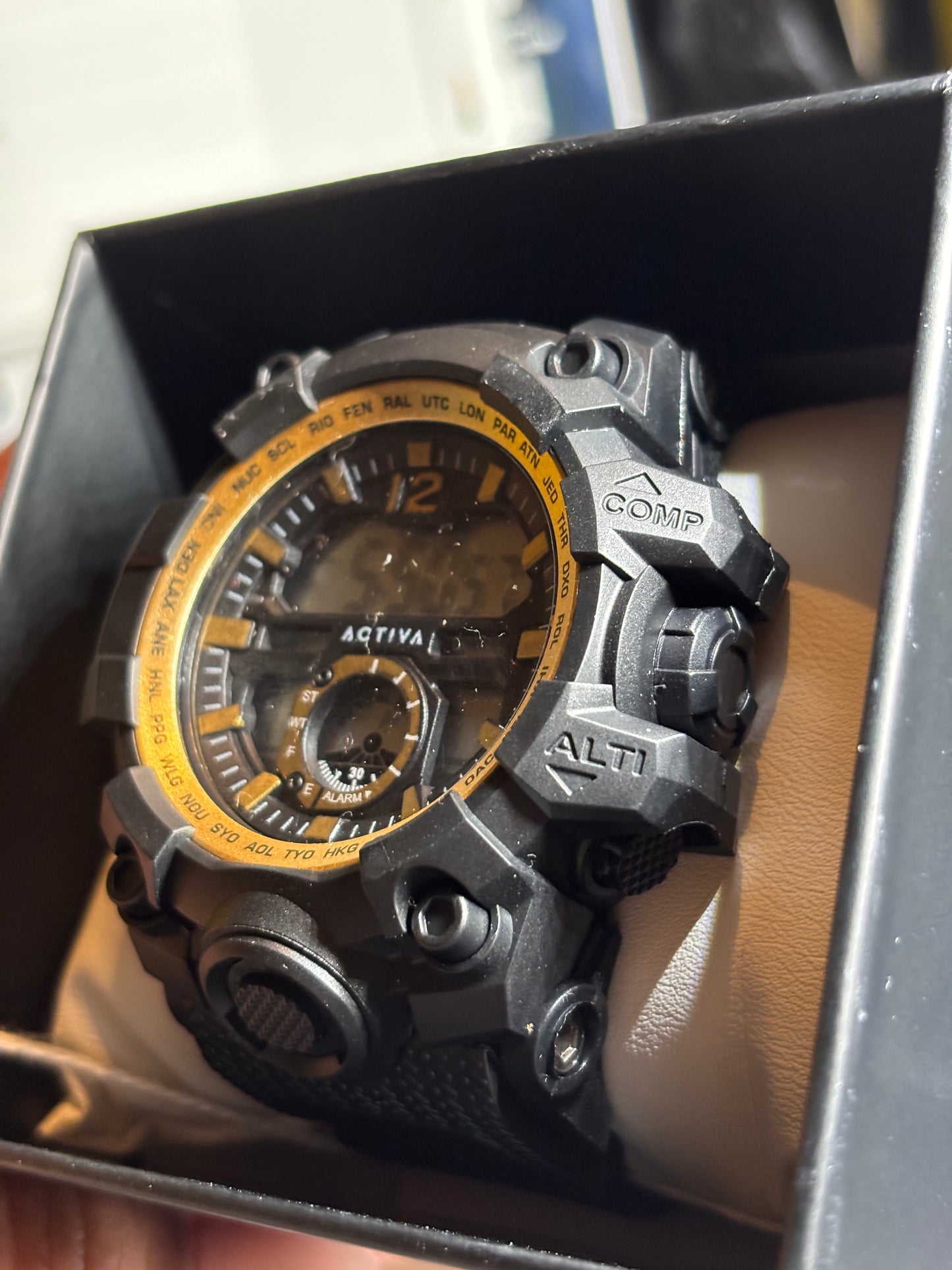 NEW Invicta Activa X 52mm