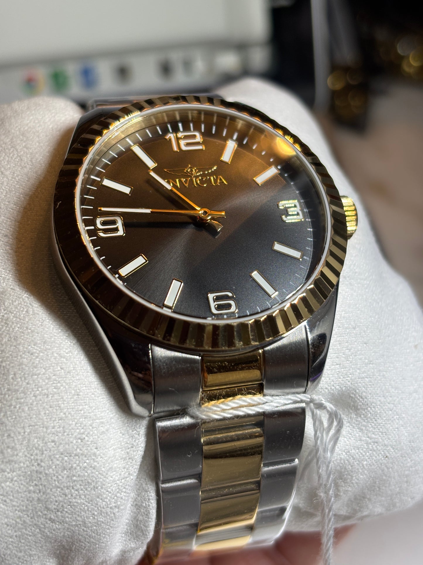 NEW Invicta Specialty 43mm Gold + Black Dial