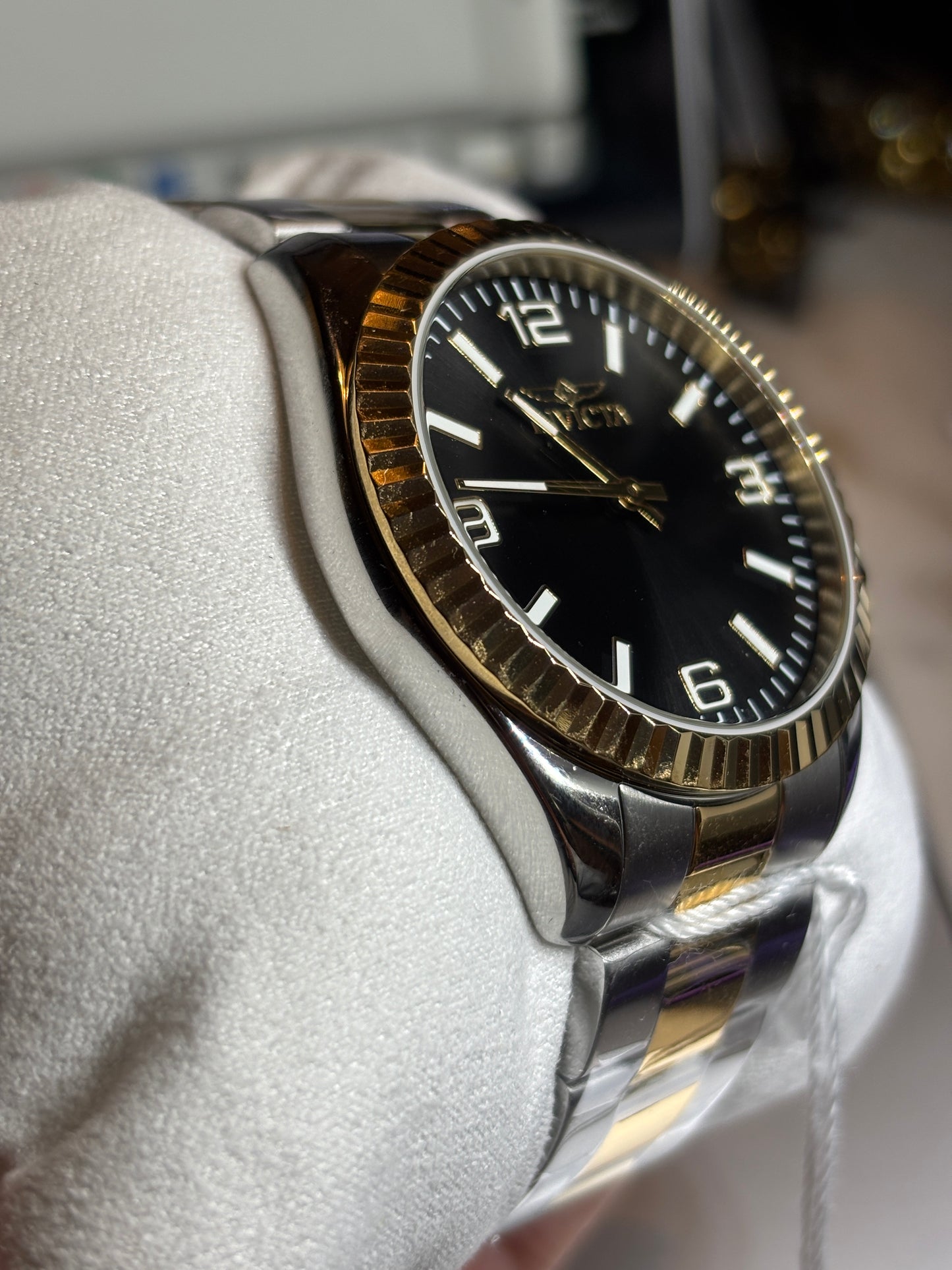 NEW Invicta Specialty 43mm Gold + Black Dial