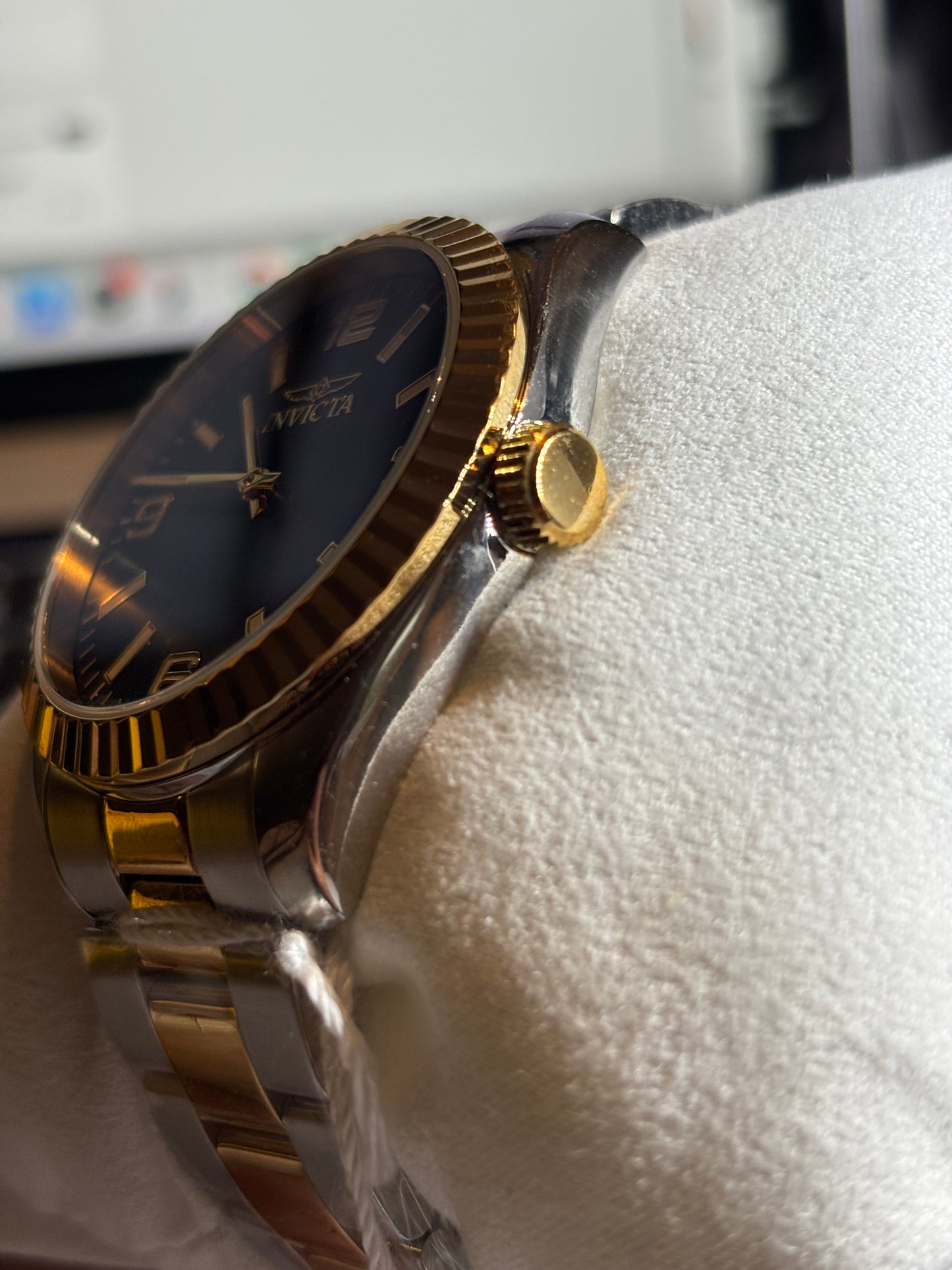 NEW Invicta Specialty 43mm Gold + Black Dial