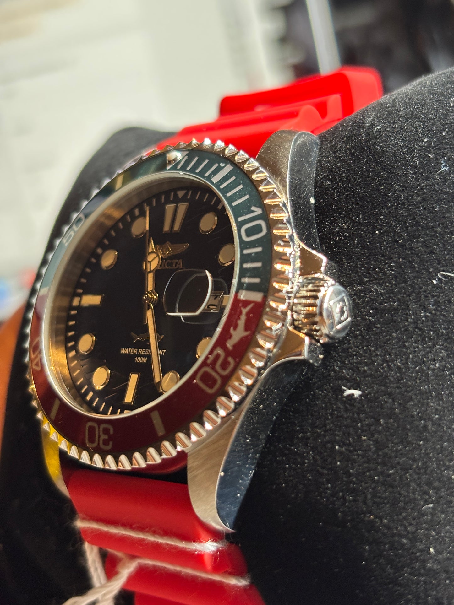 Invicta Pro Diver Shark 43mm