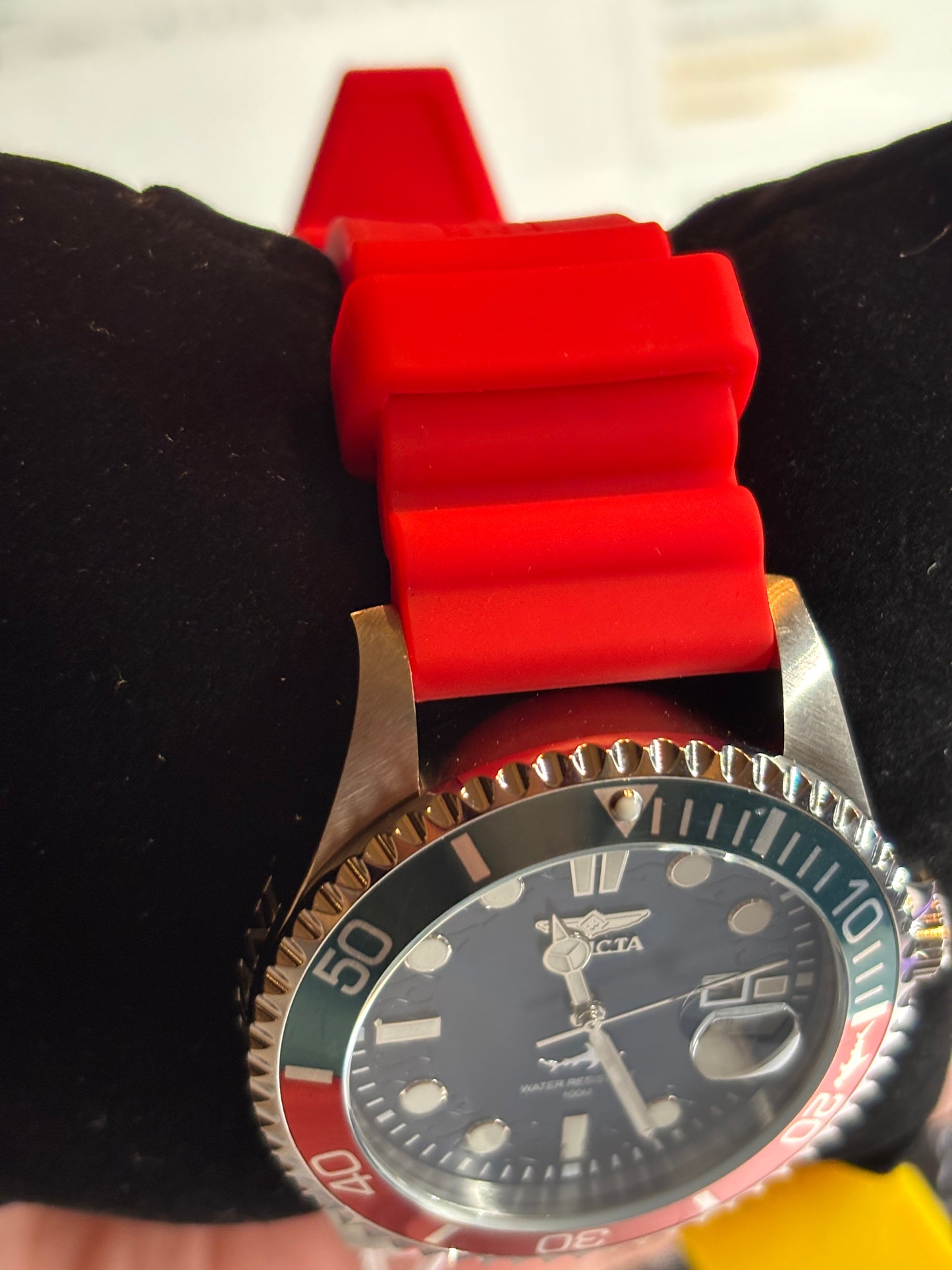 Invicta Pro Diver Shark 43mm