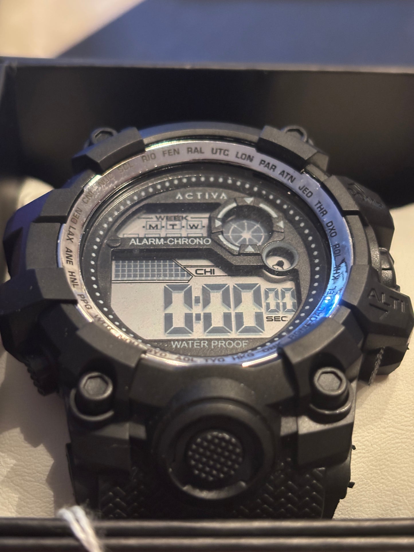 NEW Invicta Activa X 52mm