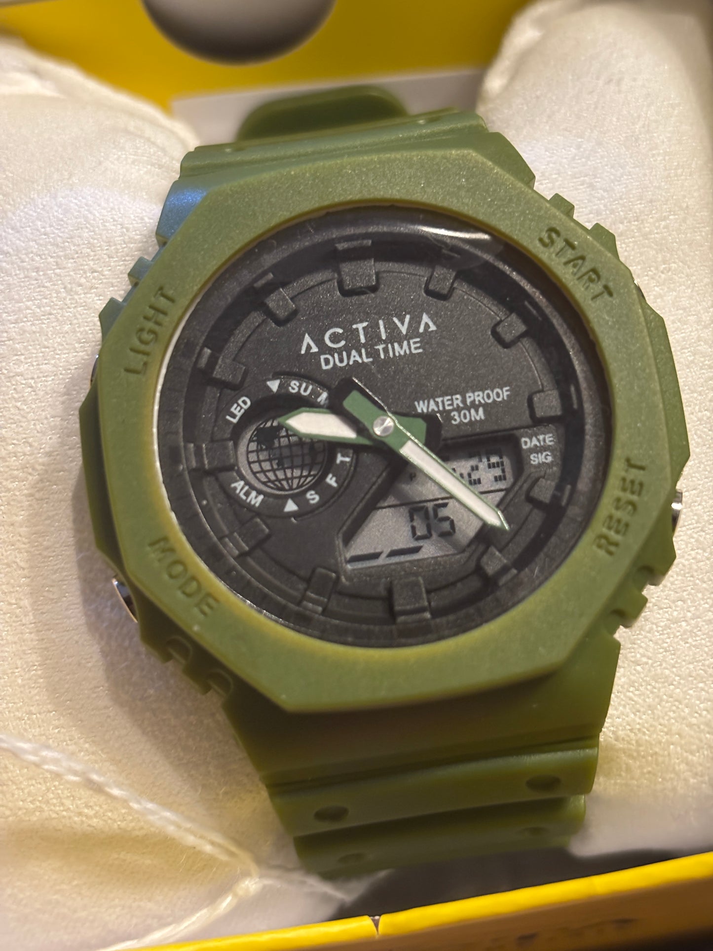 NEW Invicta Activa Recon X