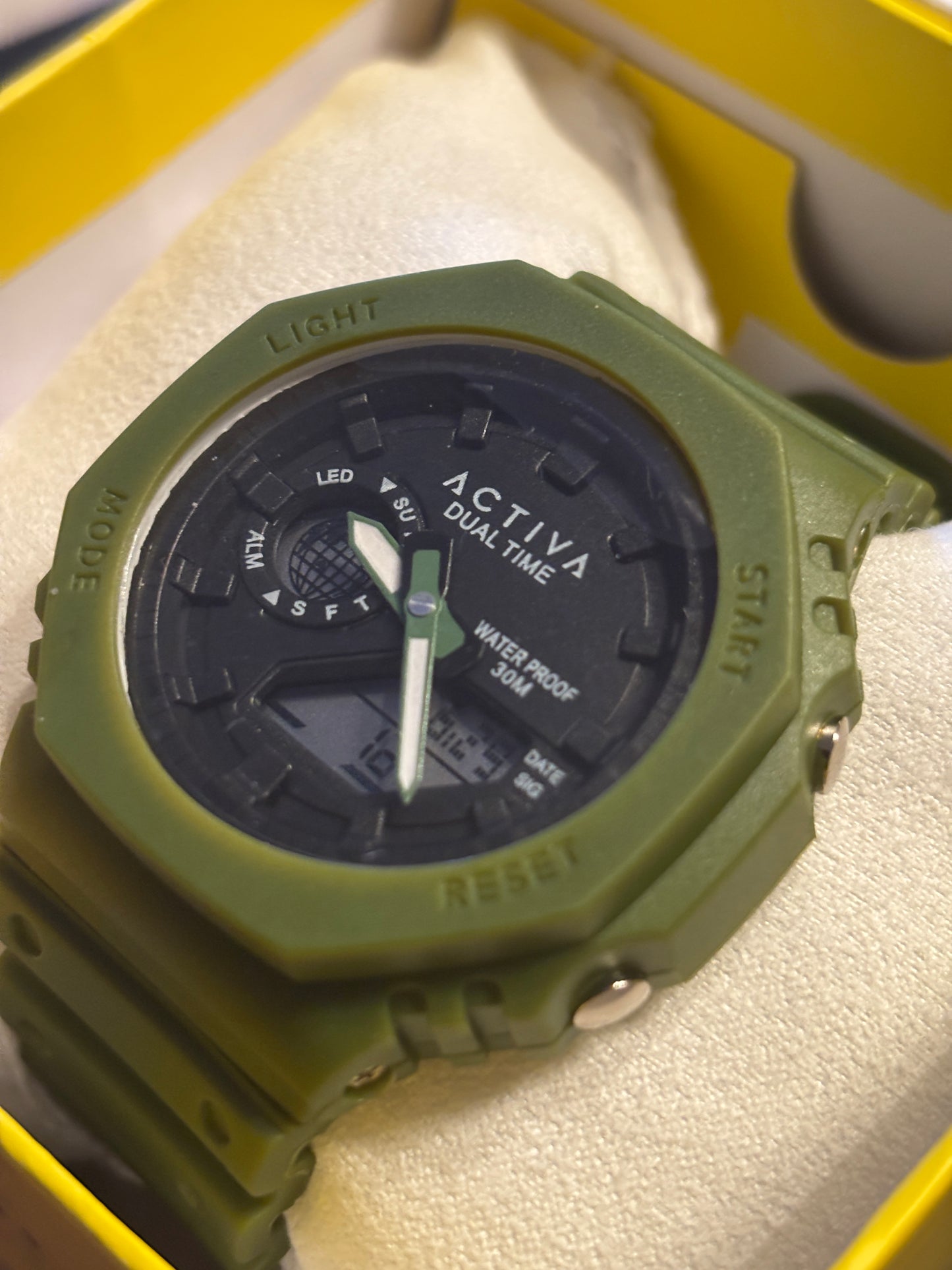 NEW Invicta Activa Recon X