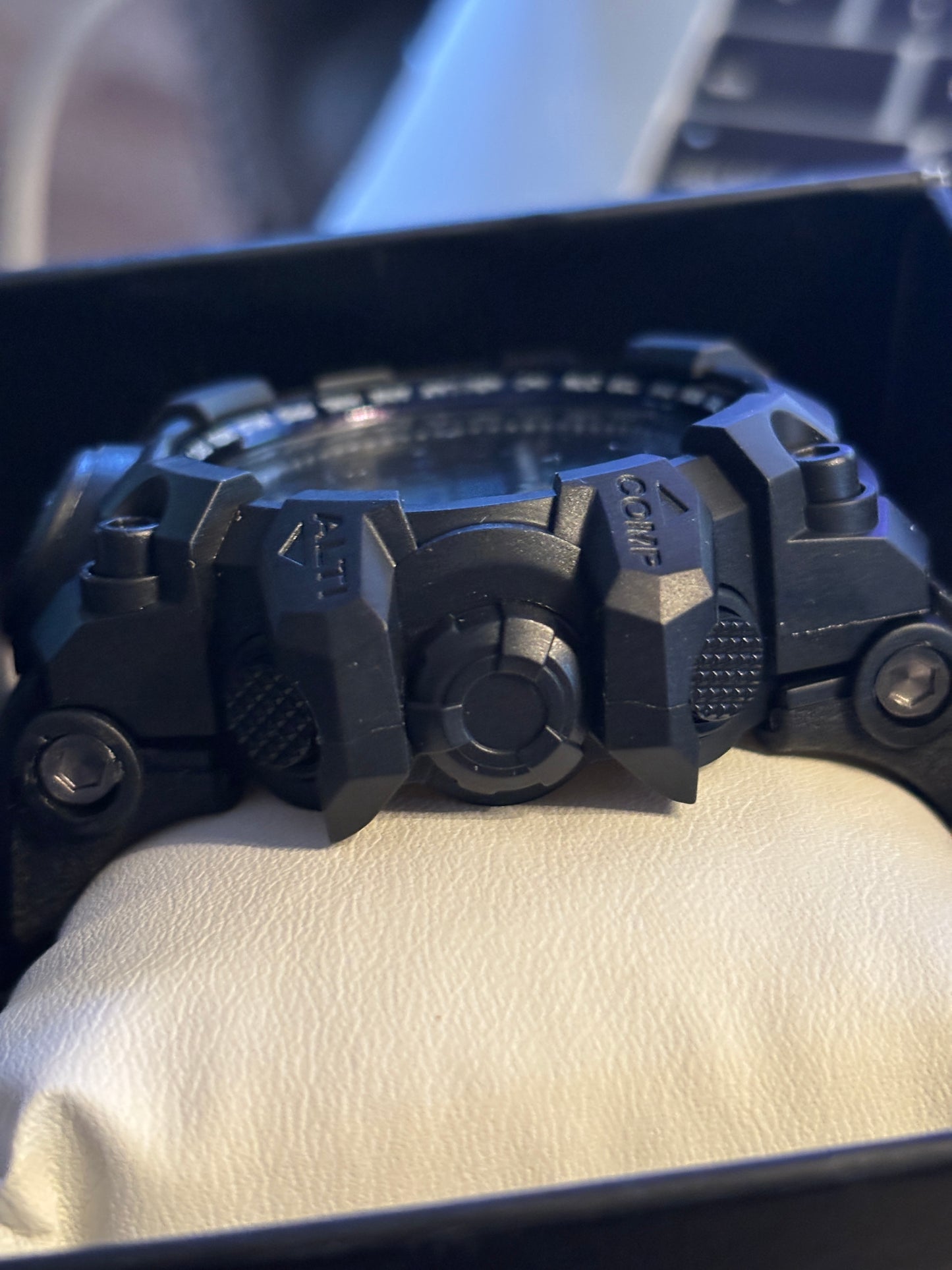 NEW Invicta Activa X 52mm