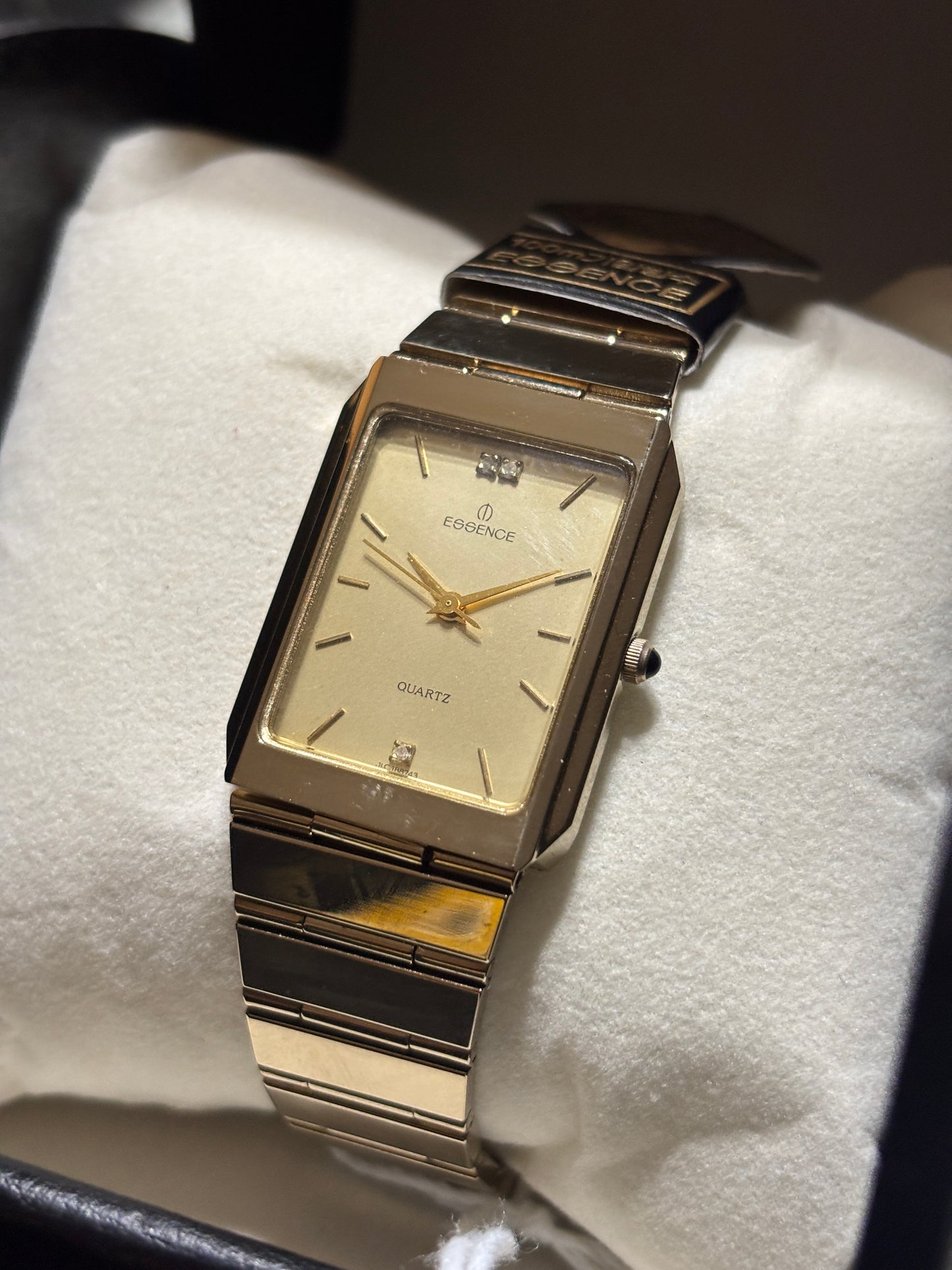 NEW Women's Essence Quartz Watch