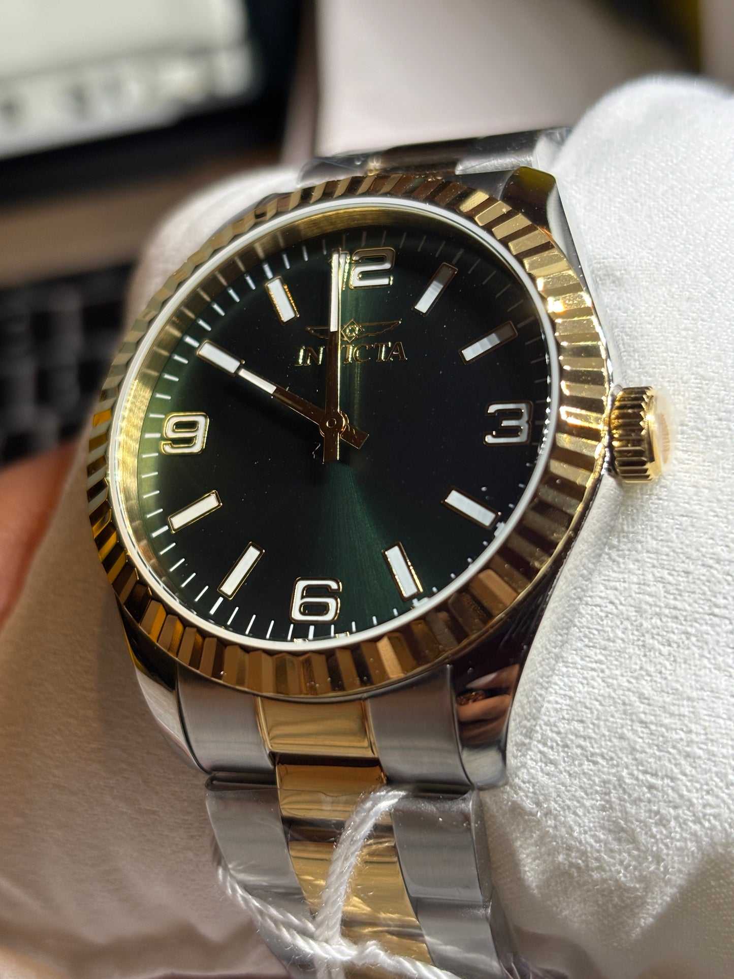 NEW Invicta Specialty Gold + Green 43mm