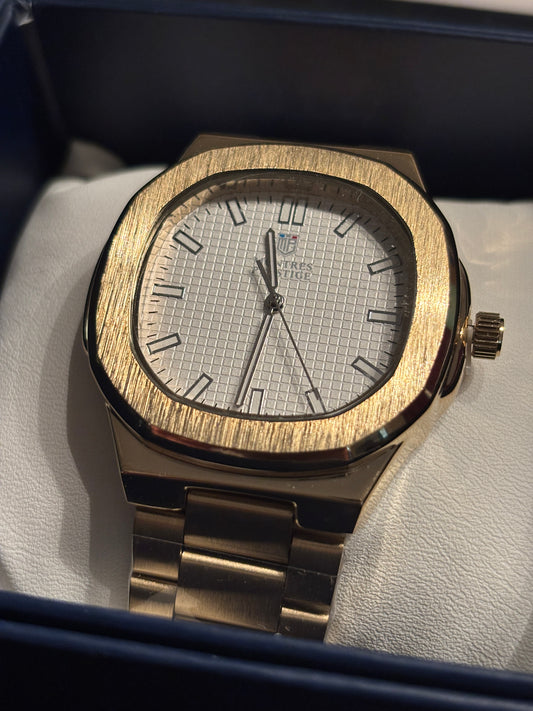 NEW Invicta Montres Prestige - 42mm