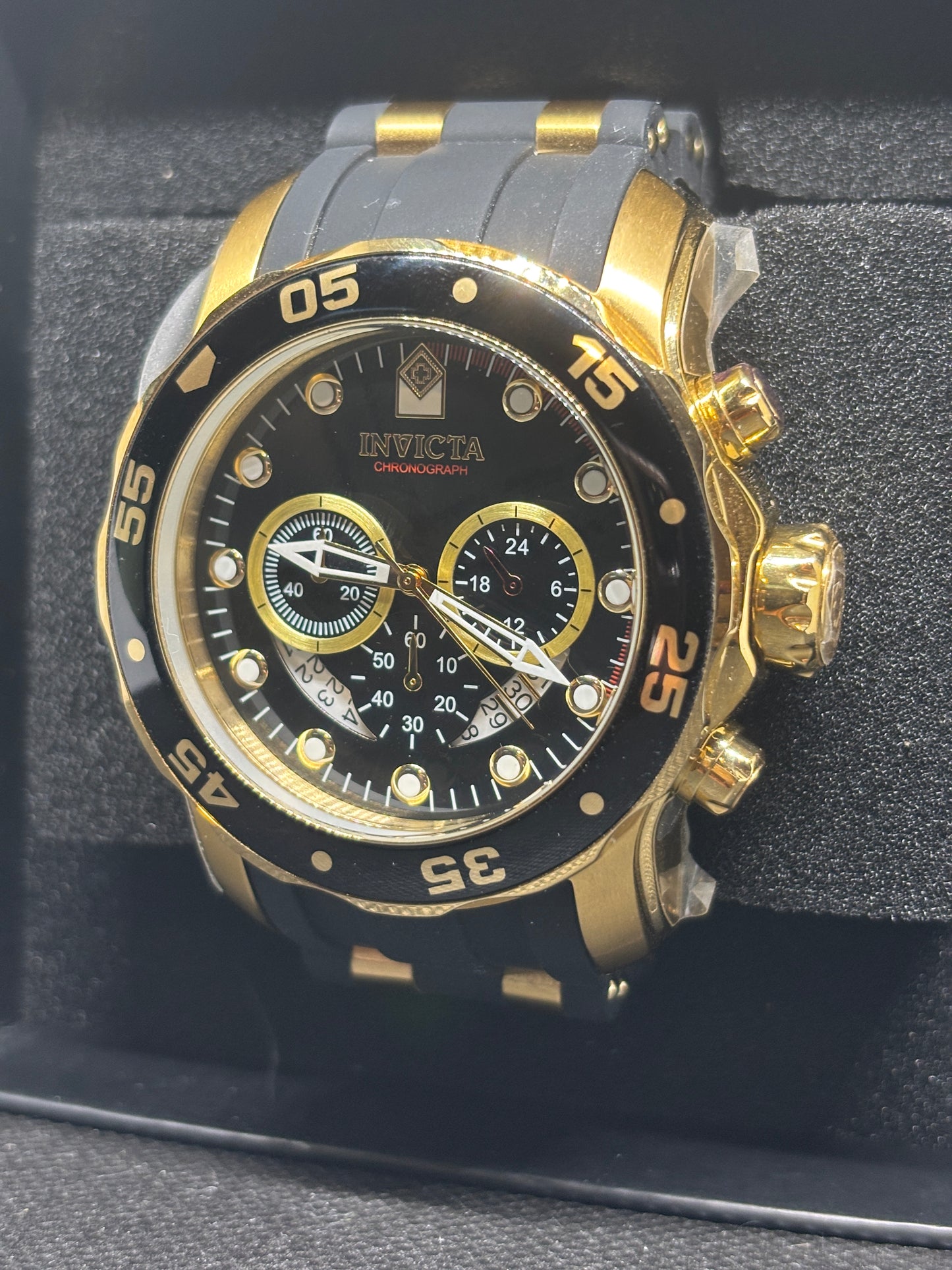 New Invicta Pro Diver Scuba - Gold Accents - 48mm