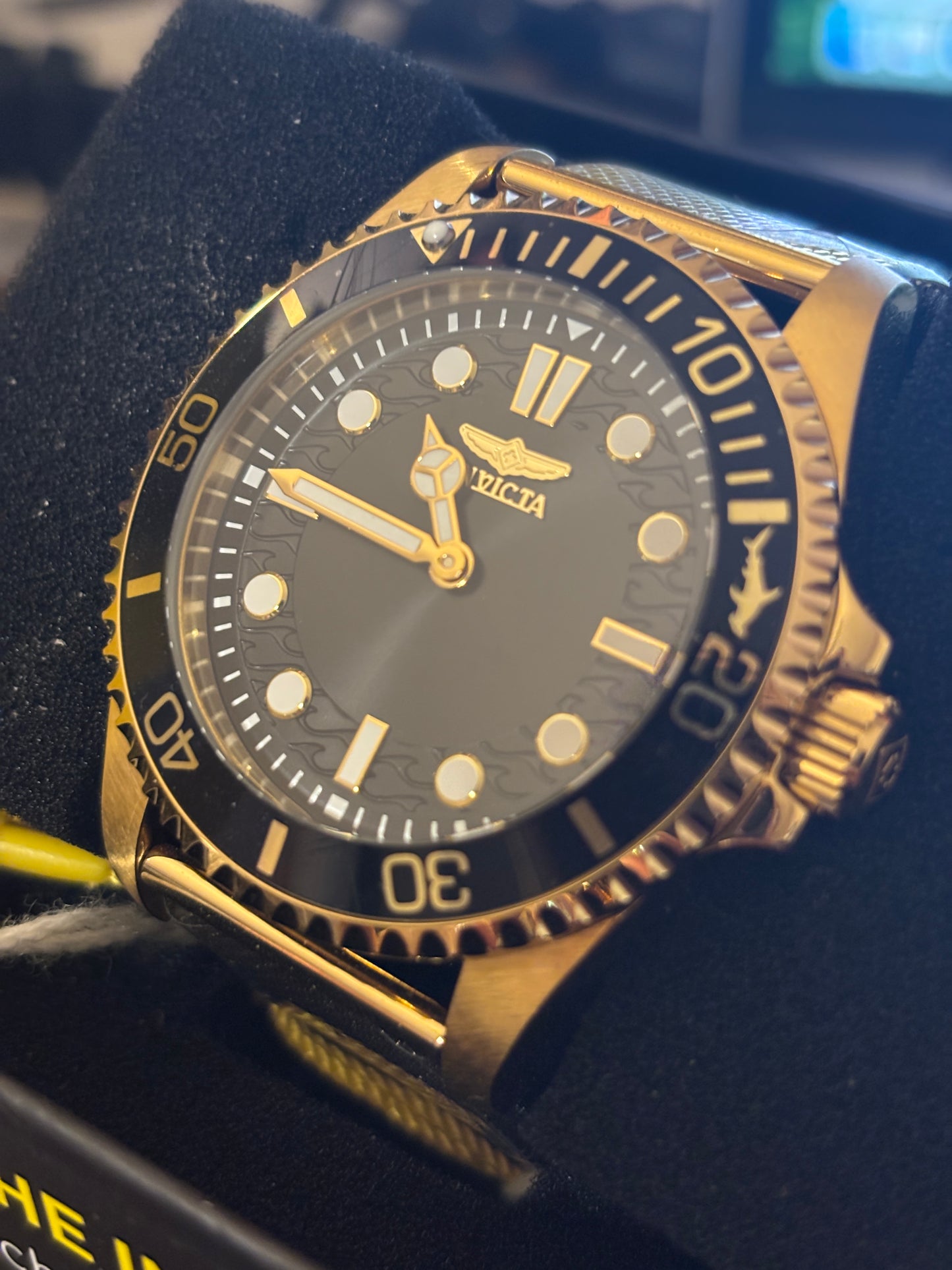 NEW Invicta Pro Diver - 43mm - Gold + Black Dial