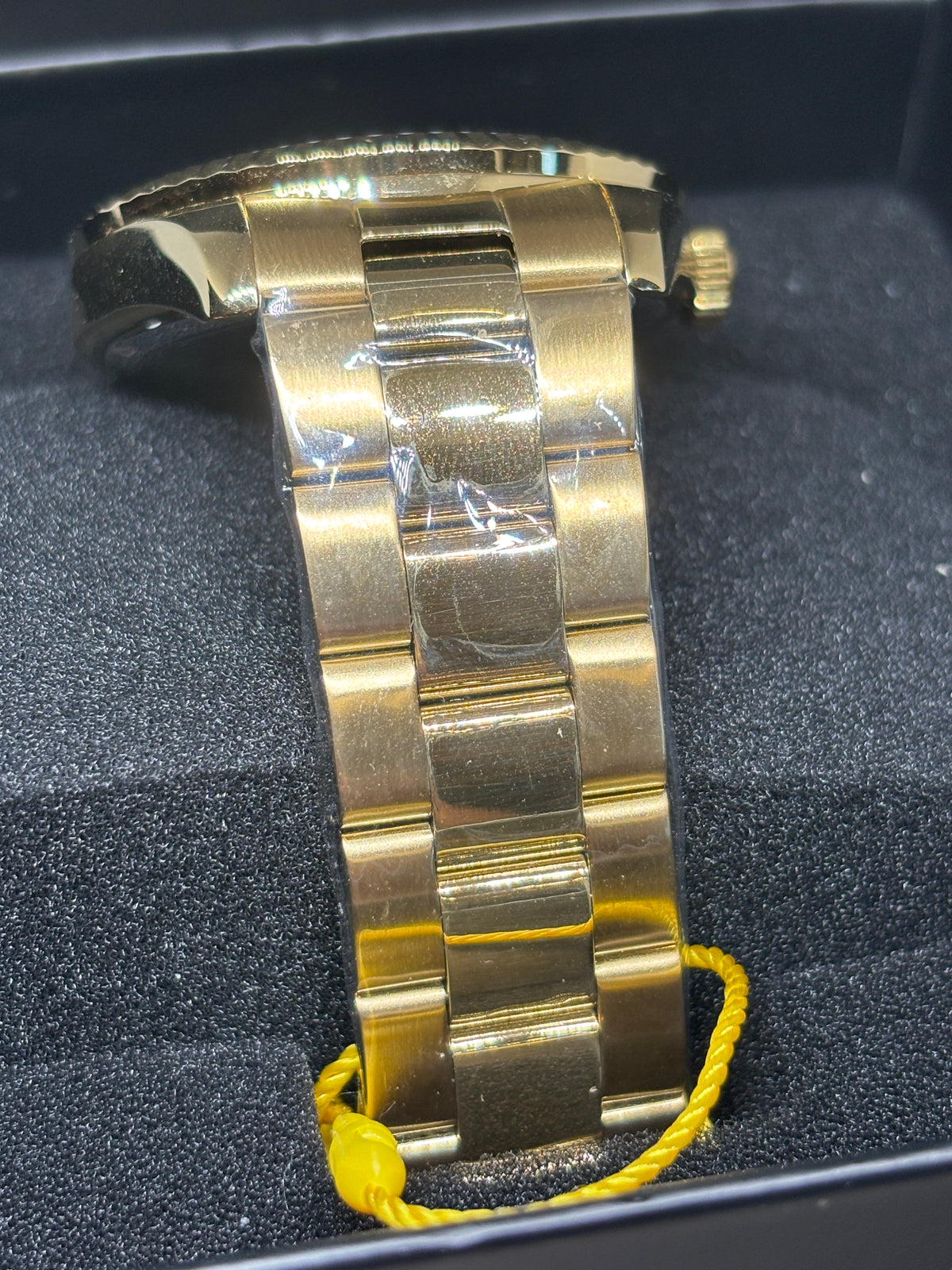 NEW - Invicta Specialty Gold - 43mm