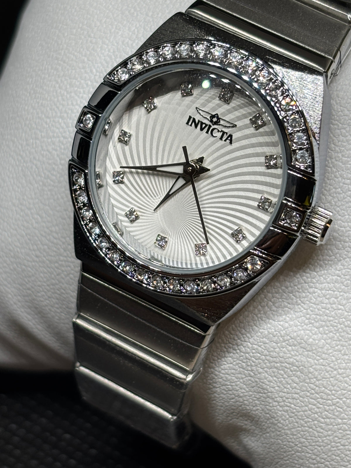 Invicta Ladies w/ Crystals - 28mm