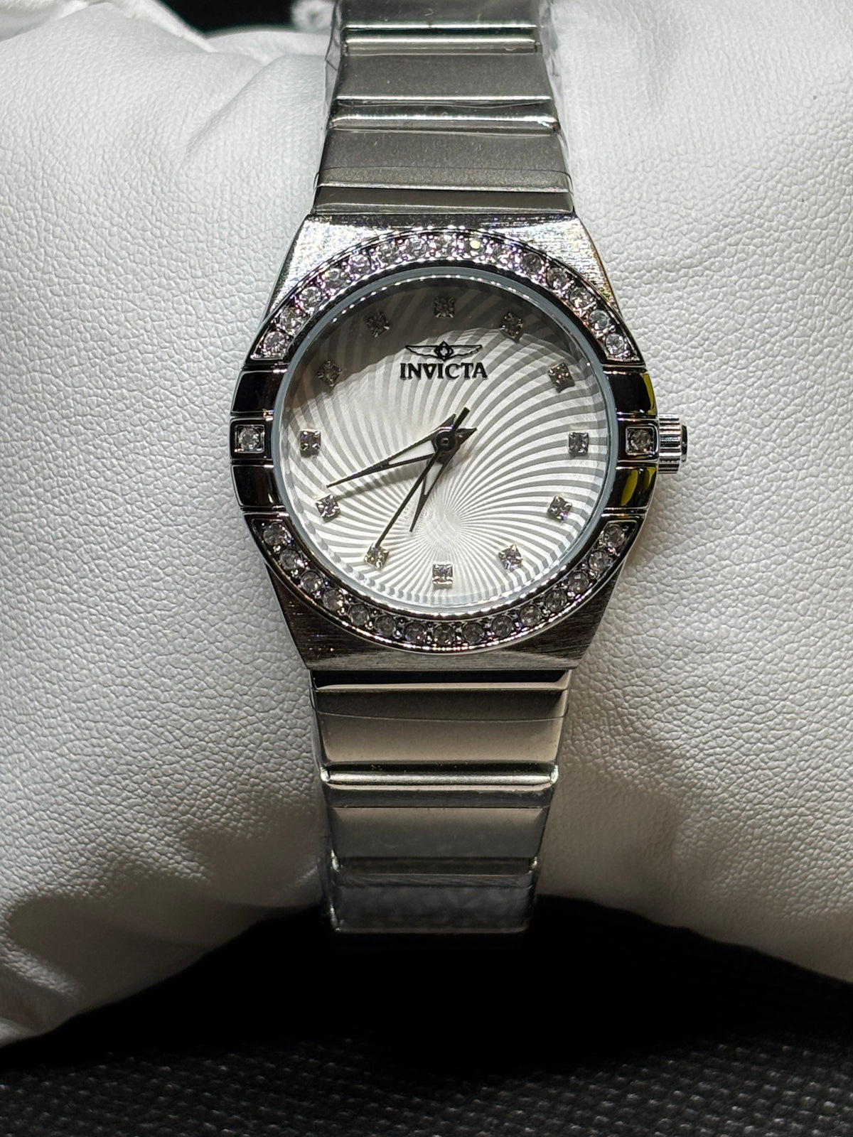 Invicta Ladies w/ Crystals - 28mm