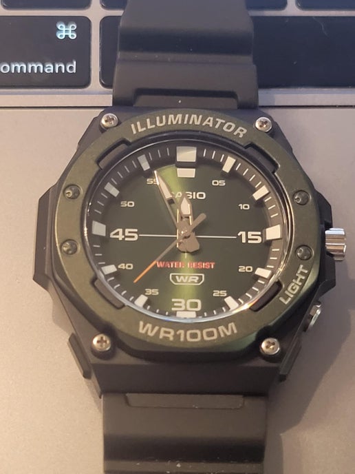 Casio Illuminator MW-620H - Green